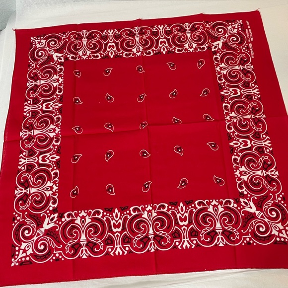 Vintage red handkerchief bandanna classic - Picture 2 of 4